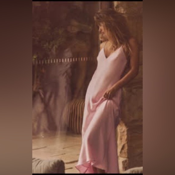 🔥🔥Zara satin midi dress - Picture 1 of 6